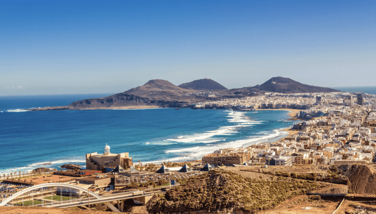 Best surf spots in Gran Canaria by skill level